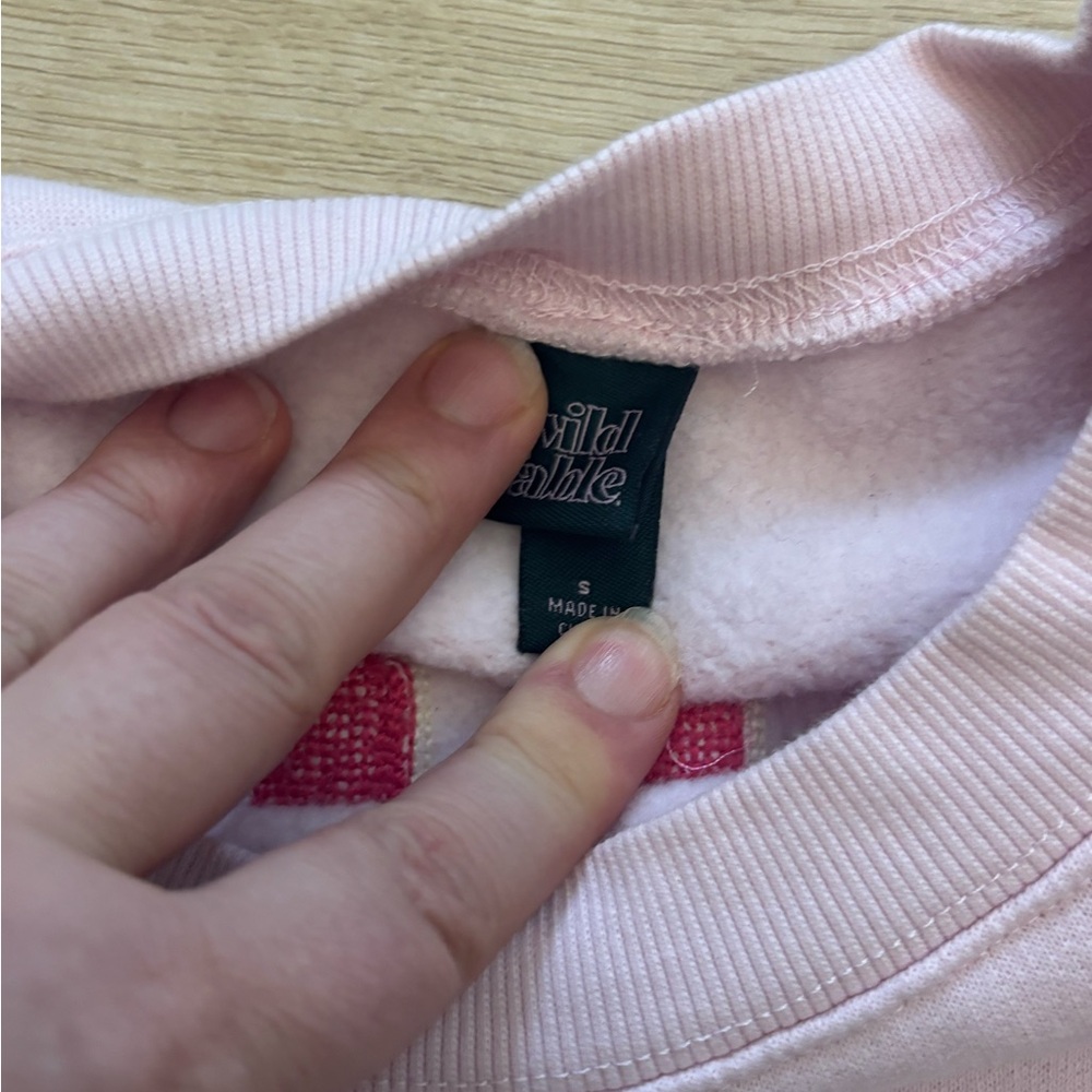 Wild Fable Oversized Graphic Sweatshirt Pullover in Light Pink Chenille Letter - Picture 8 of 8